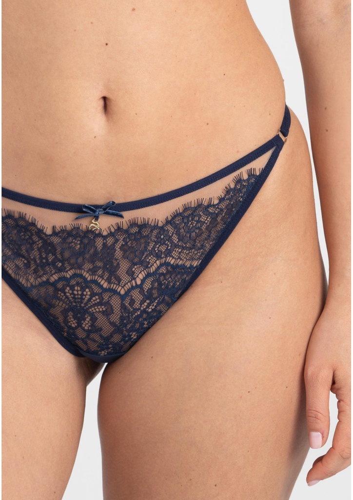 Lara C300 Navy String